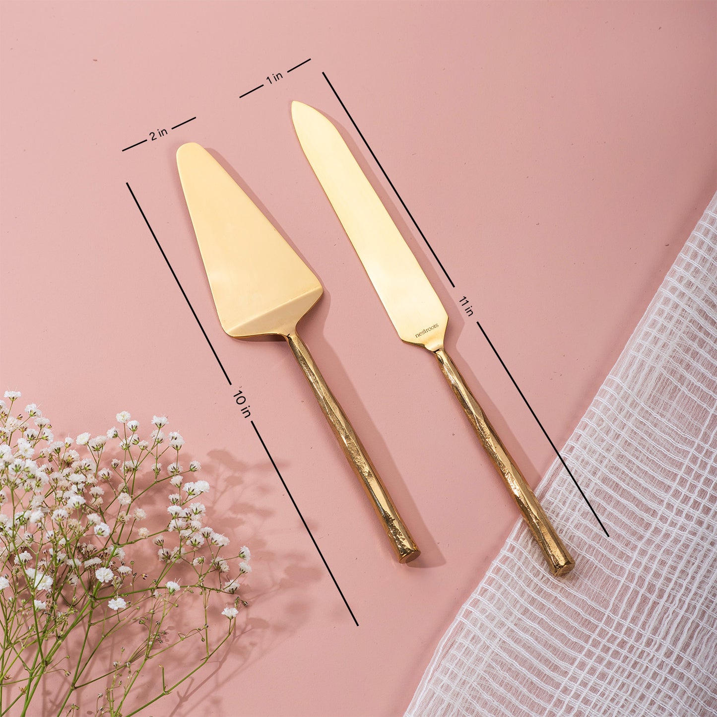 Artisan Elegance: Set of 2 Cake Servers with Hammered Handles