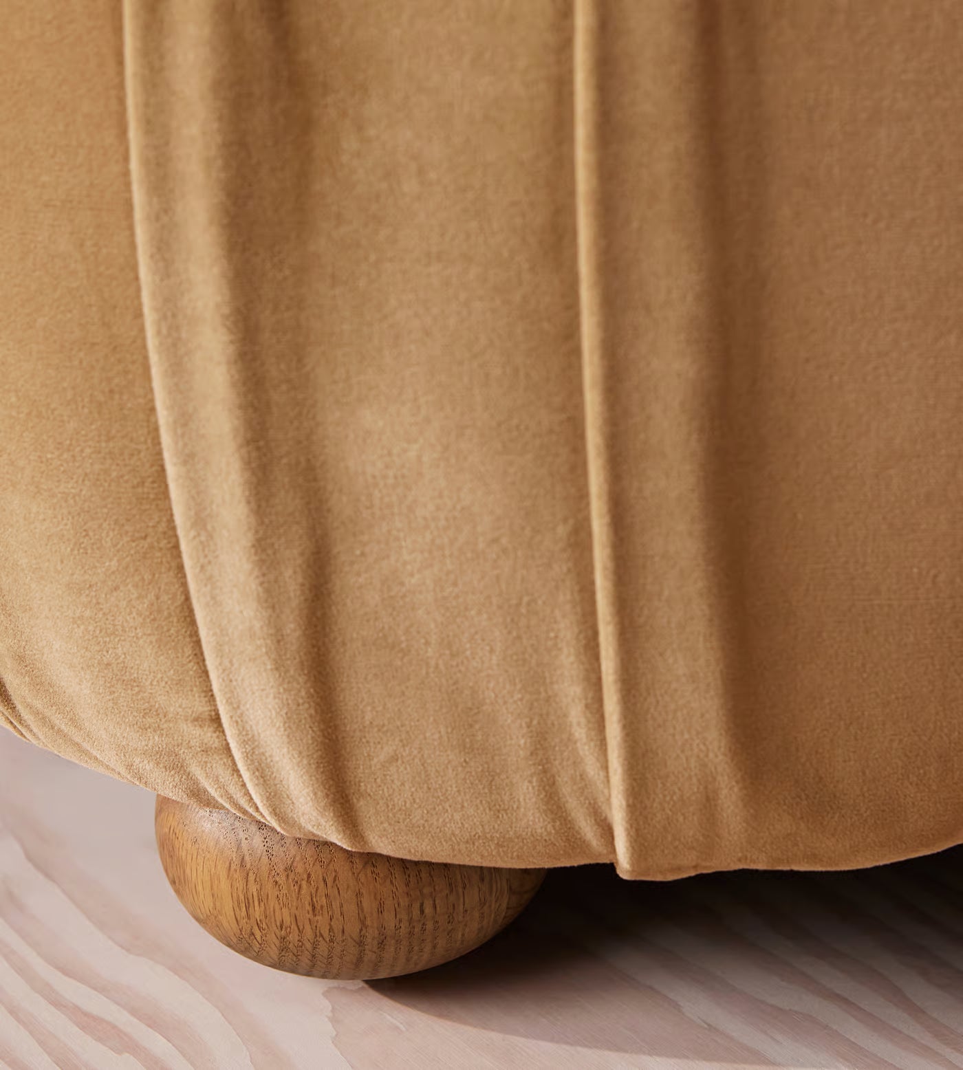 Vivienne Bench Velvet Camel