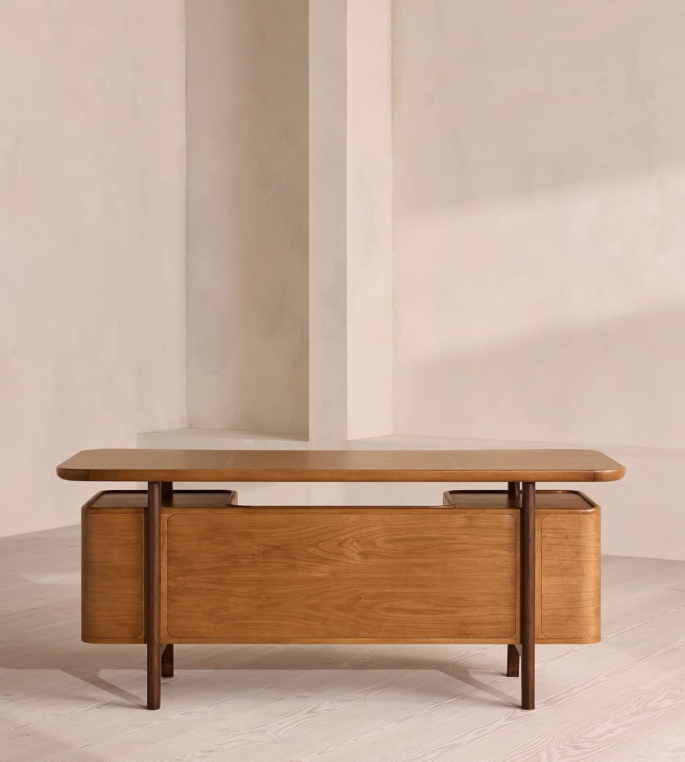 Alvis Desk