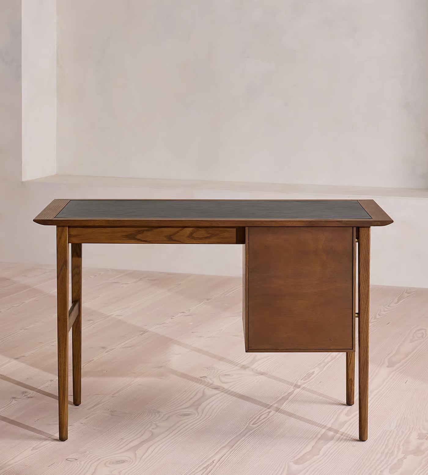 Aldo Desk