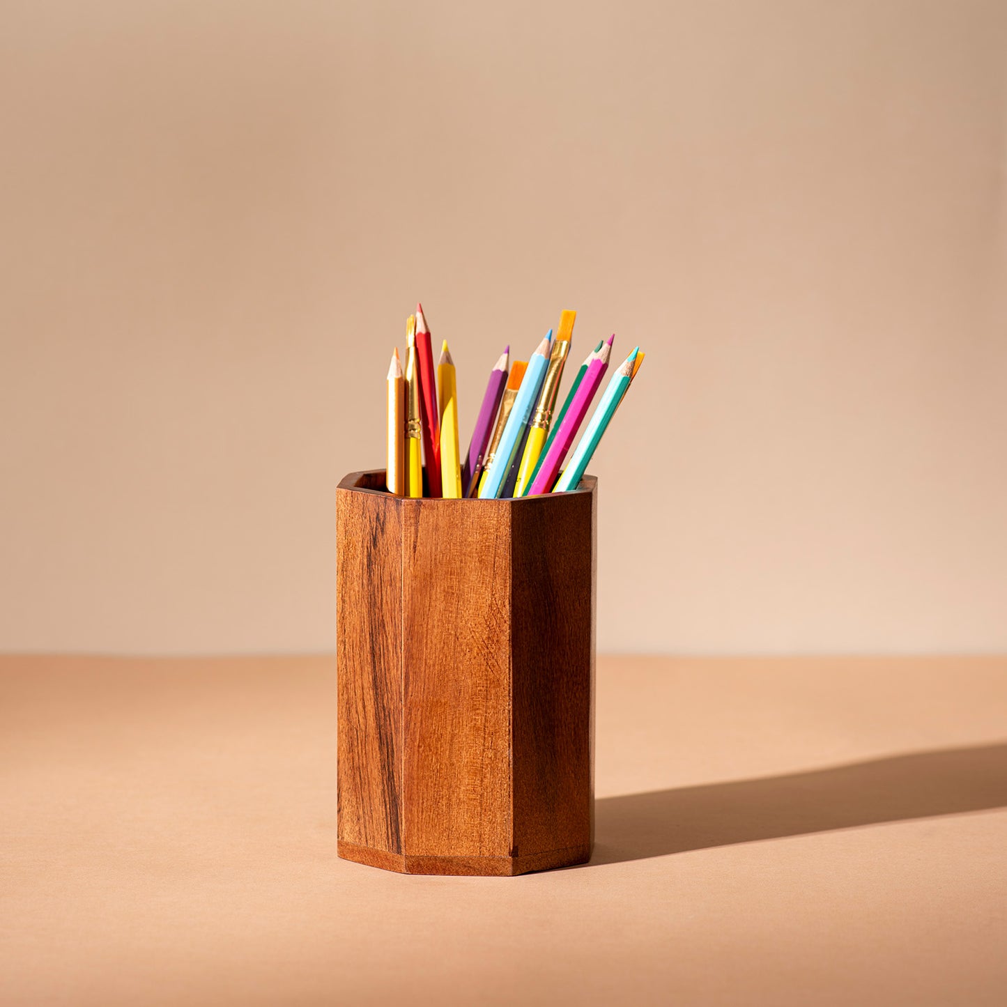 Modern Mastery: Cutlery Organizer