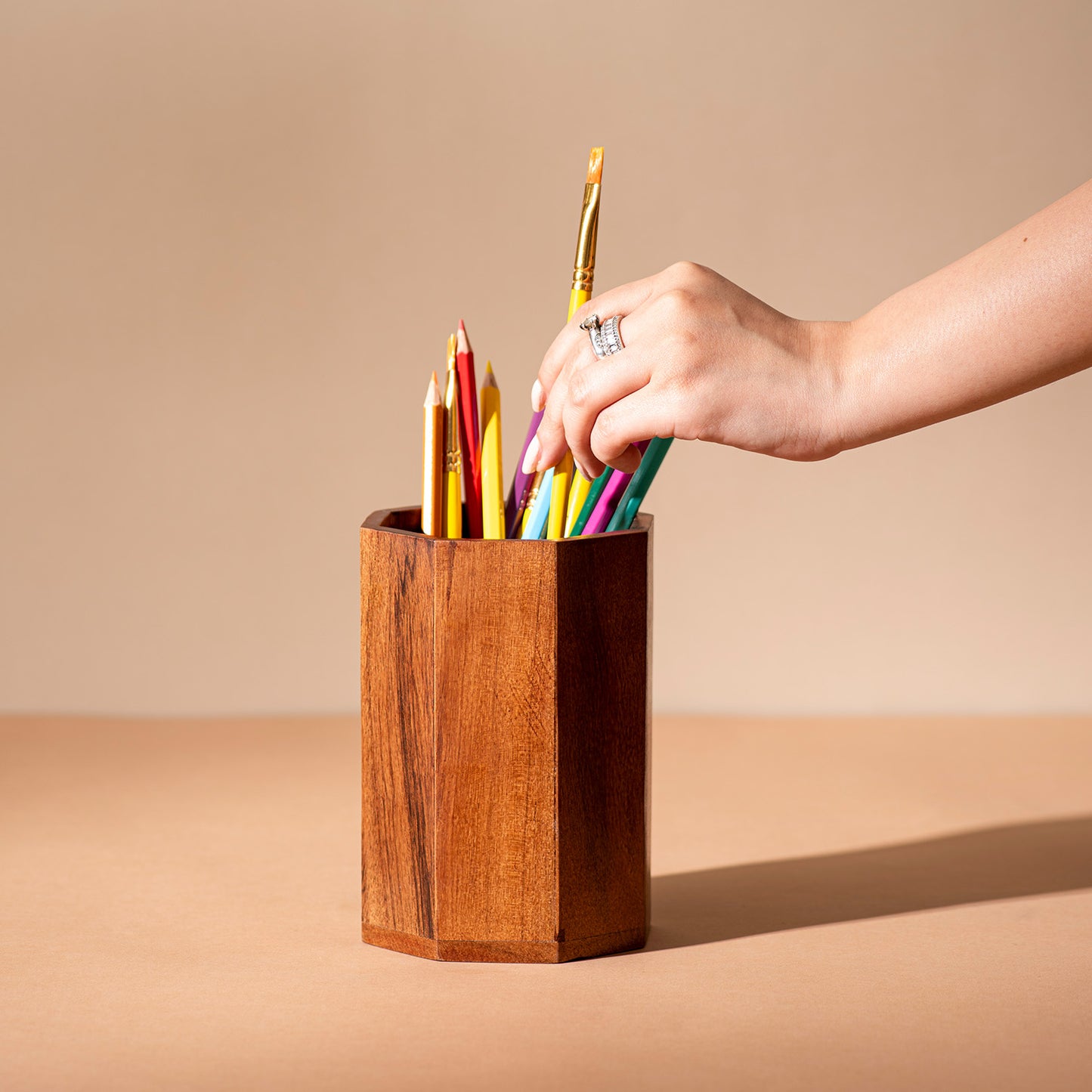 Modern Mastery: Cutlery Organizer