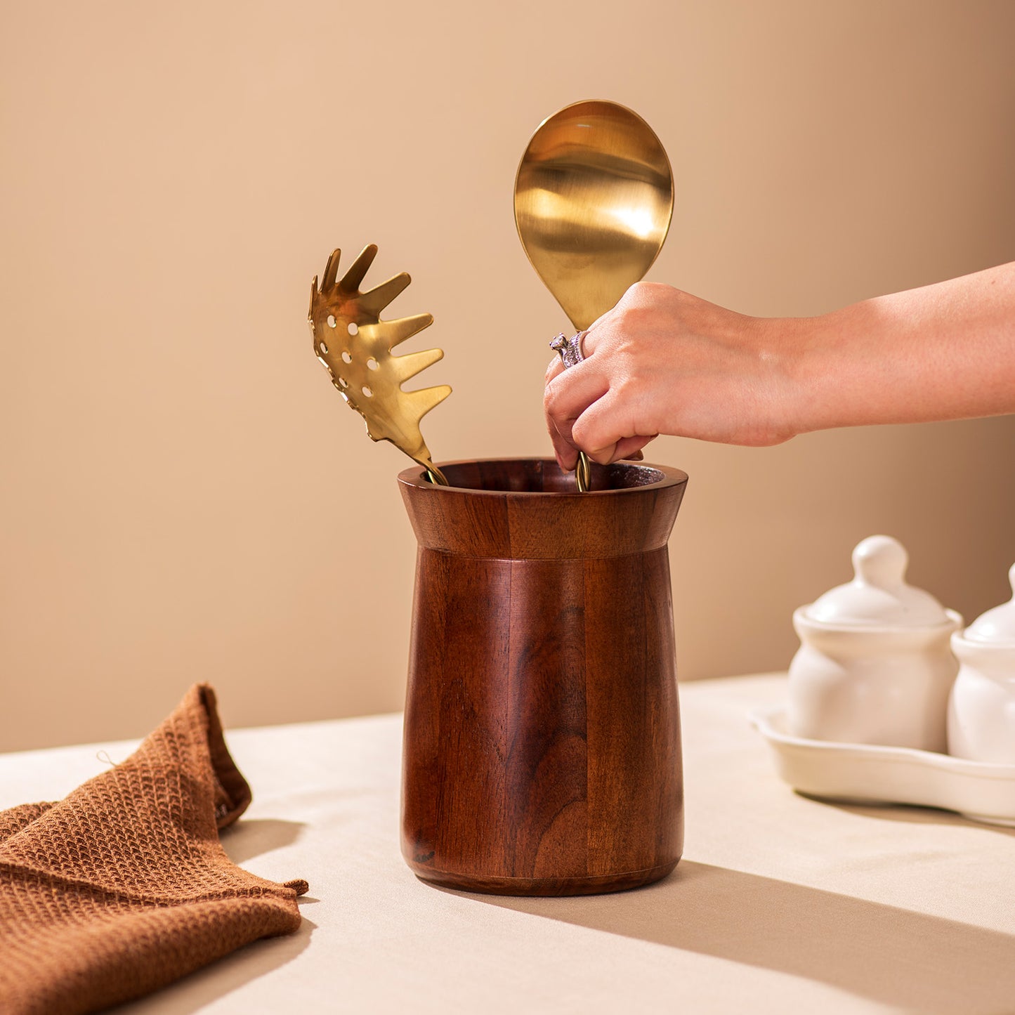 Counter Couture: Modern Cutlery Stand