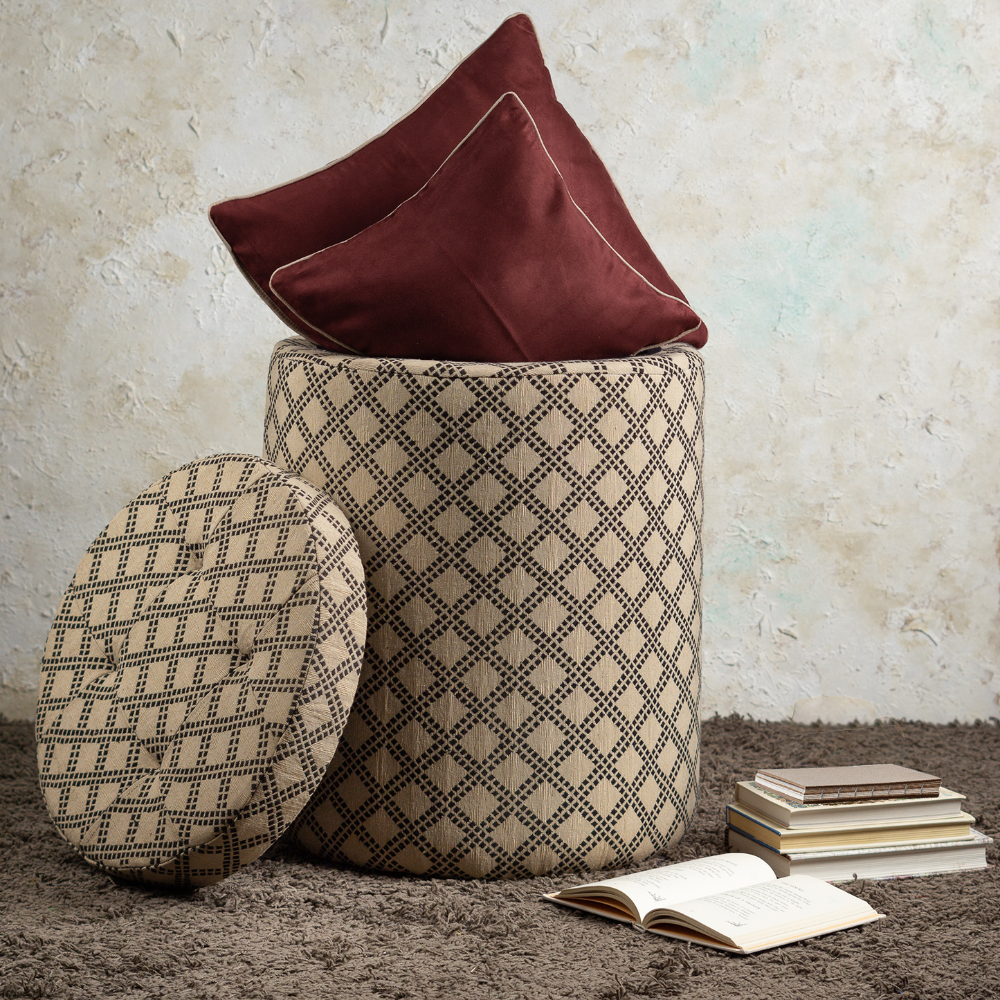 storage pouffe