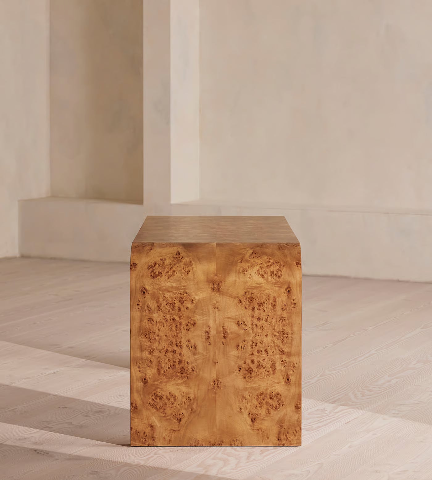 Wallace Desk, Mappa Burl