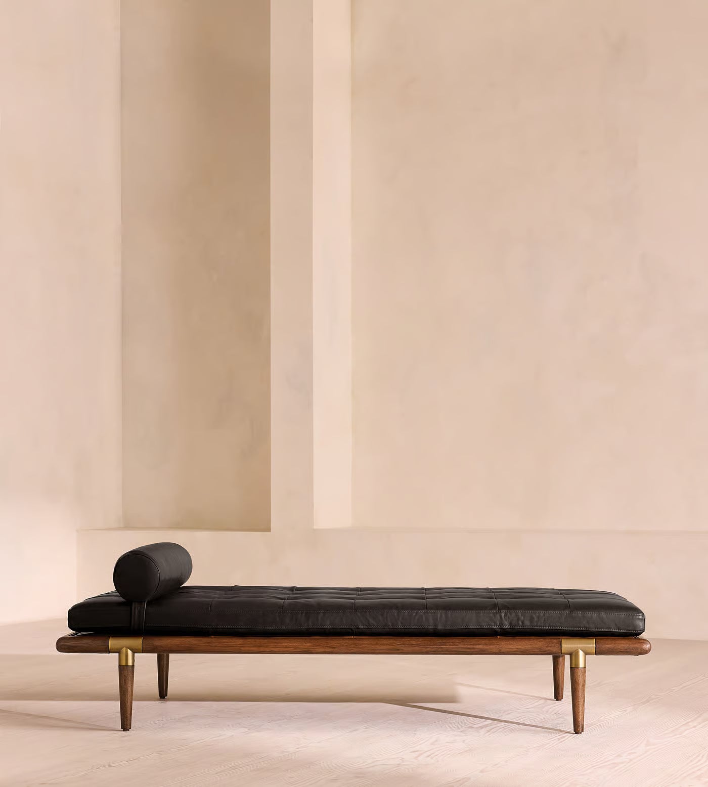 Theodore Daybed Leather Leather Black