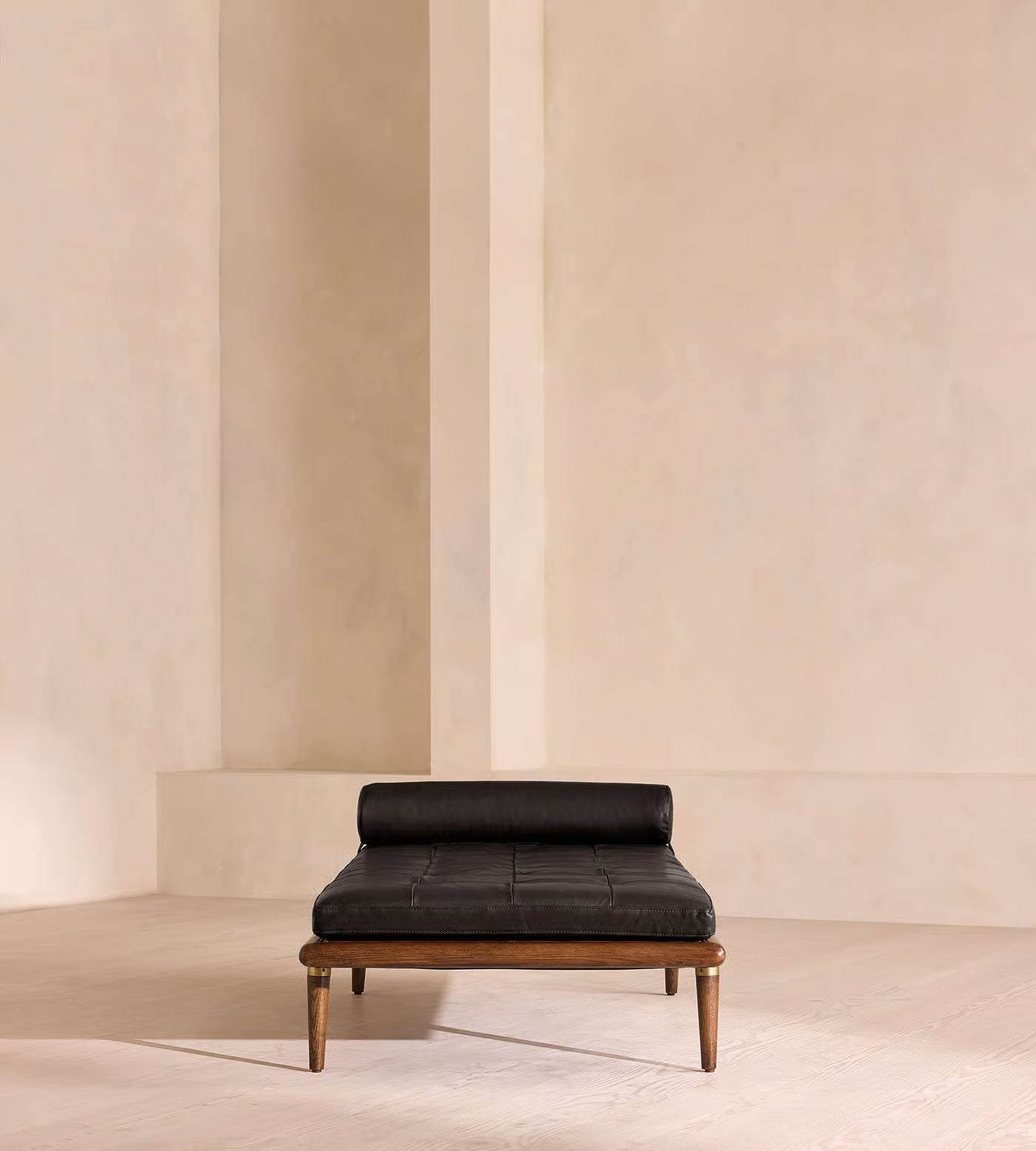 Theodore Daybed Leather Leather Black
