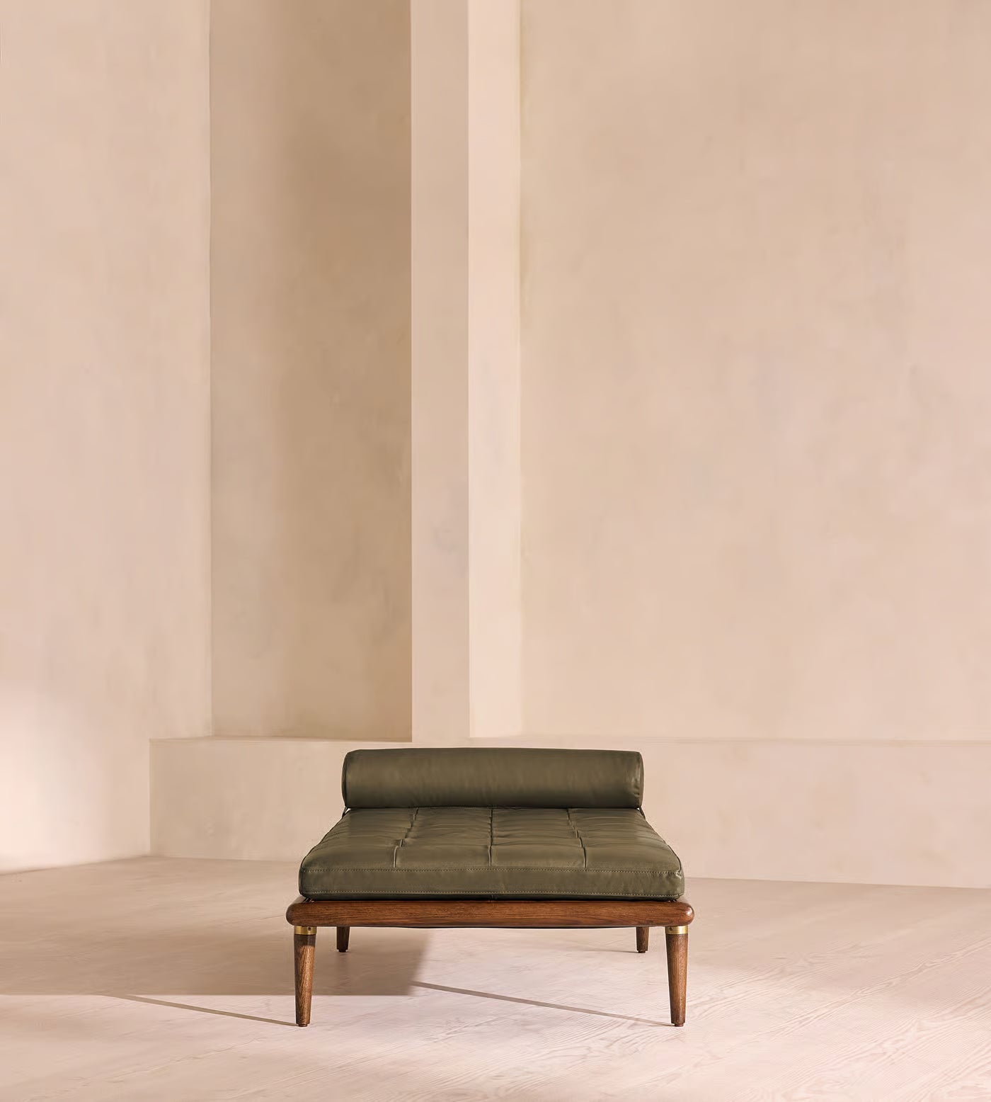 Theodore Daybed Leather Leather Moss