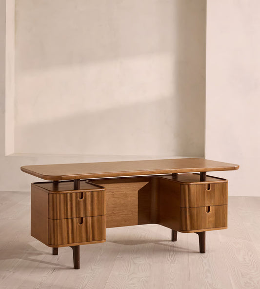 Alvis Desk
