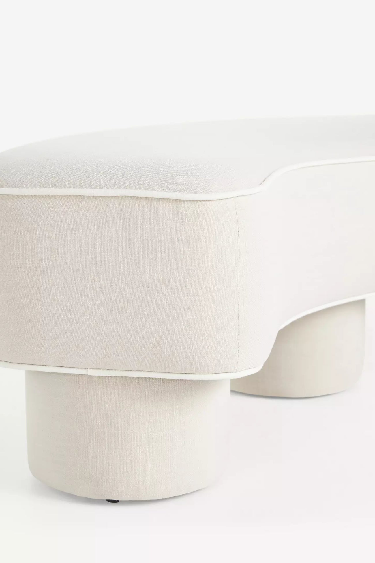 Modella Performance Linen Curved Bench Neutral Pattern
