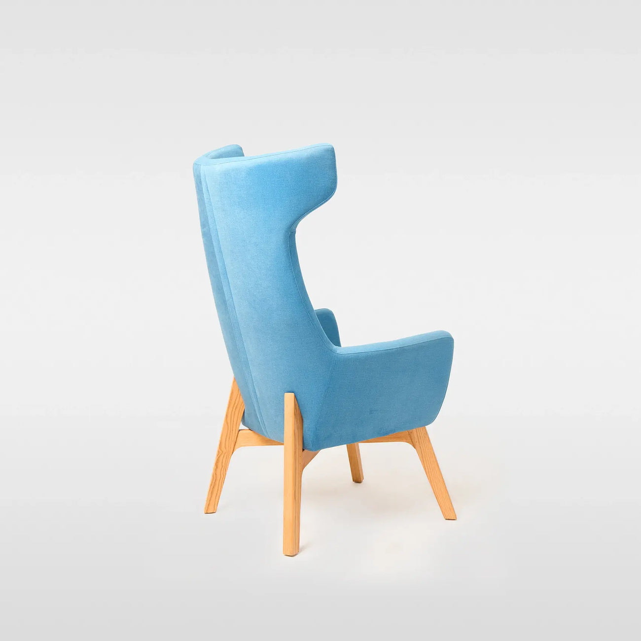 Almayer Lounge Chair