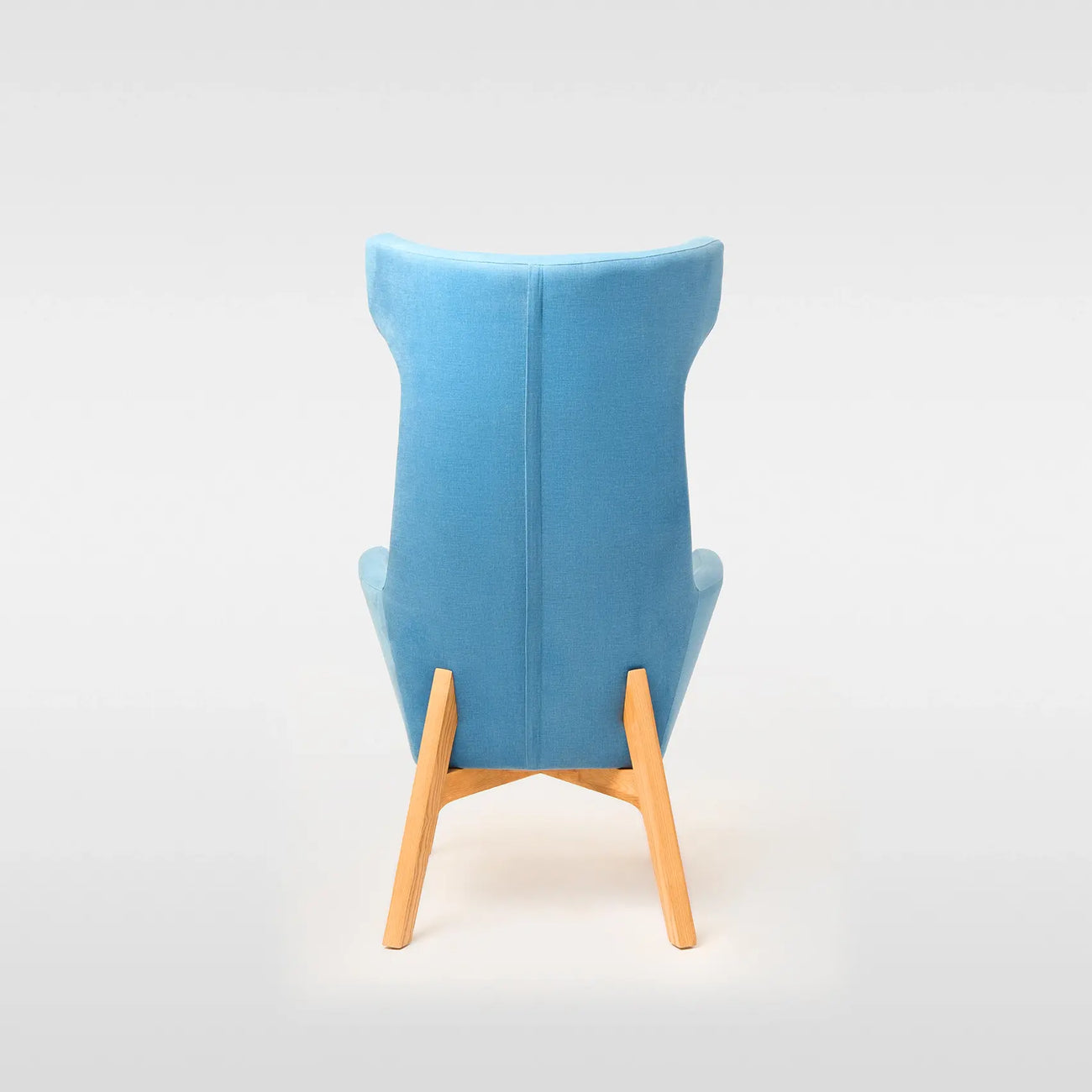 Almayer Lounge Chair