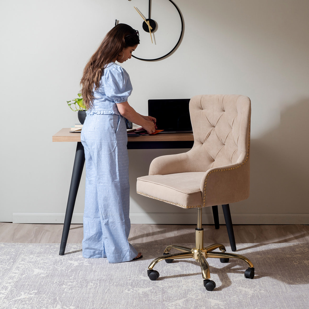 Velvet Tufted Boss Office Chair with Smooth Mobility– Beige|Nestroots