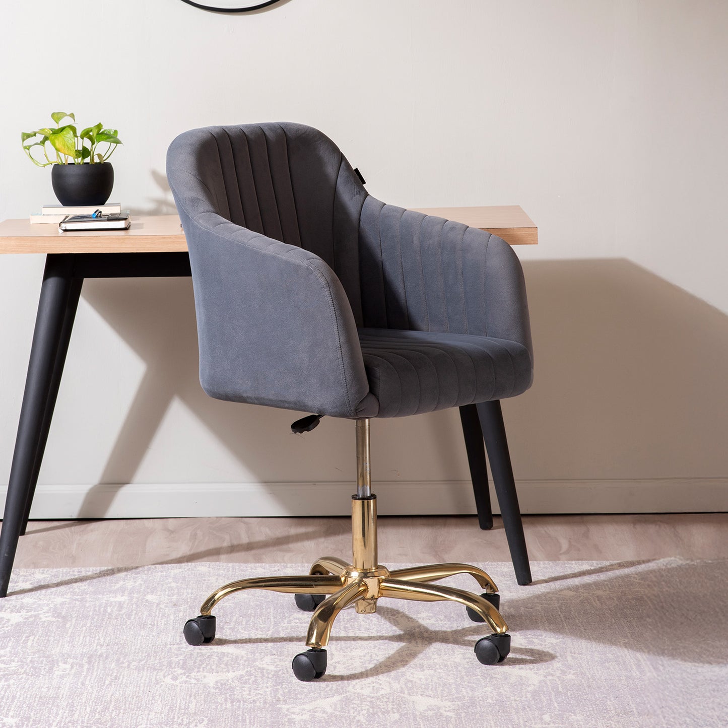 Luxurious Velvet Office Designer Chair Light Grey