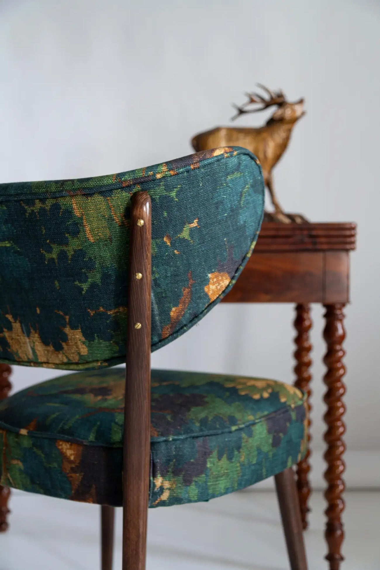Fleorique Pattern Botanical Green Linen Lounge Chair