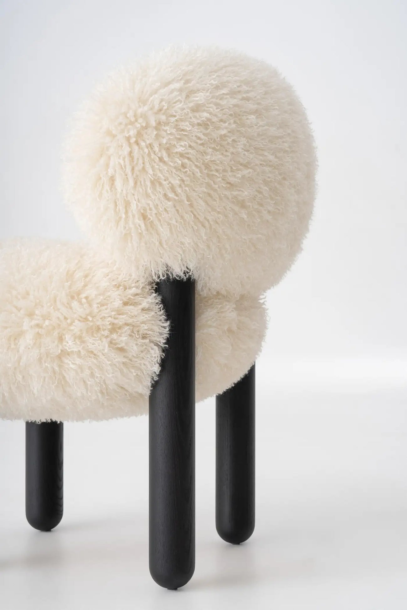 Sneuglo Plush Cream & Black Faux Fur Lounge Chair
