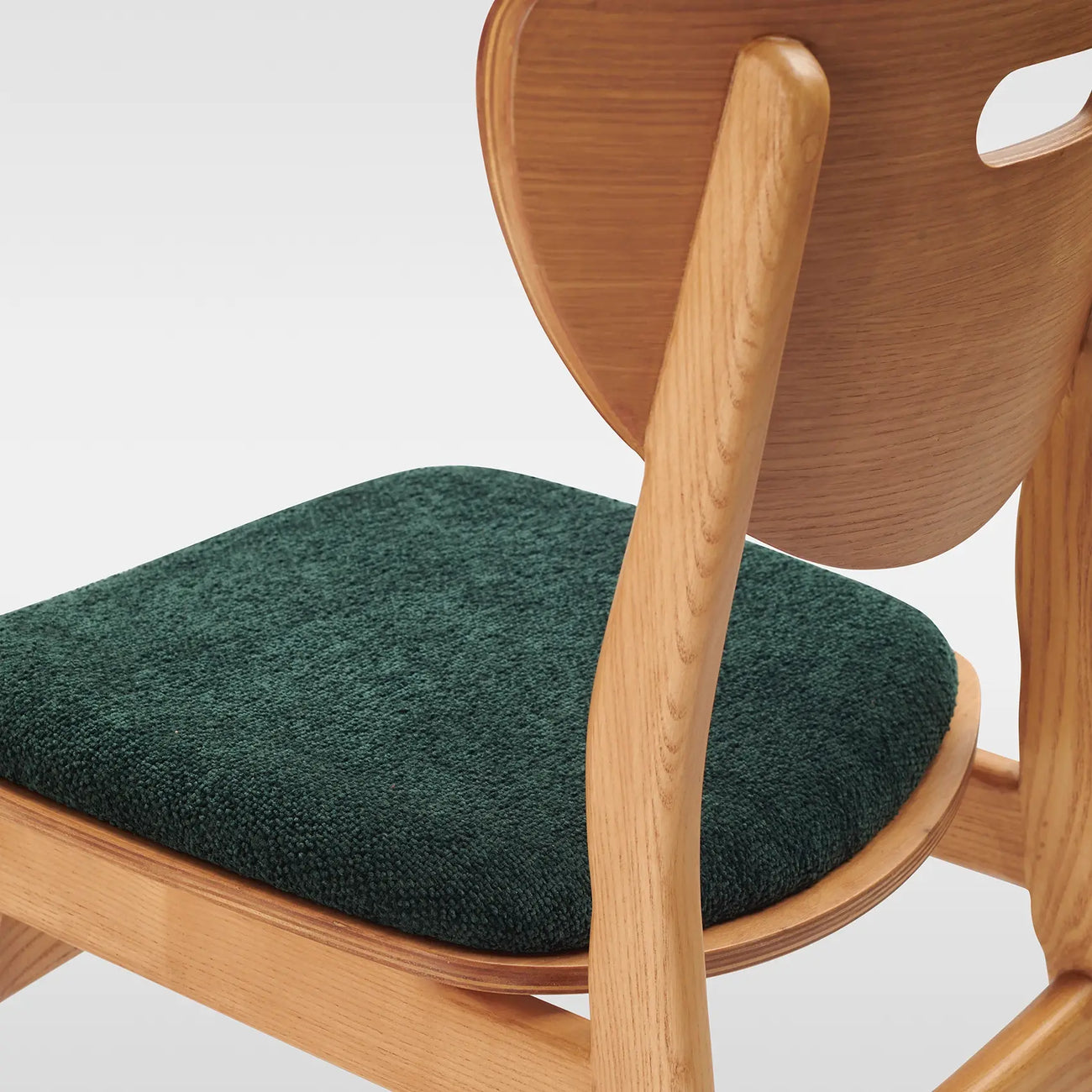 Wave 02 Cafe Chair