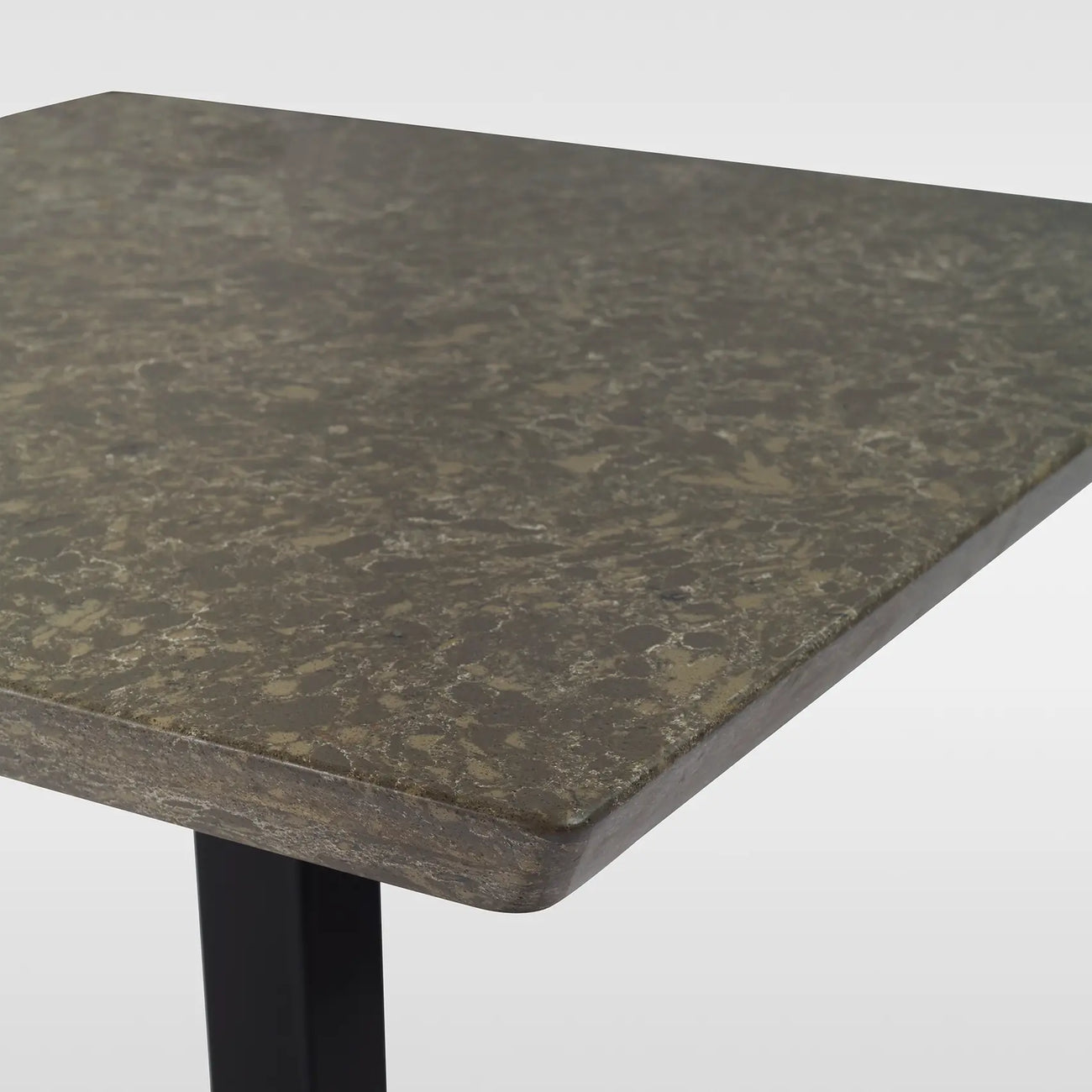 Collato 01 Table