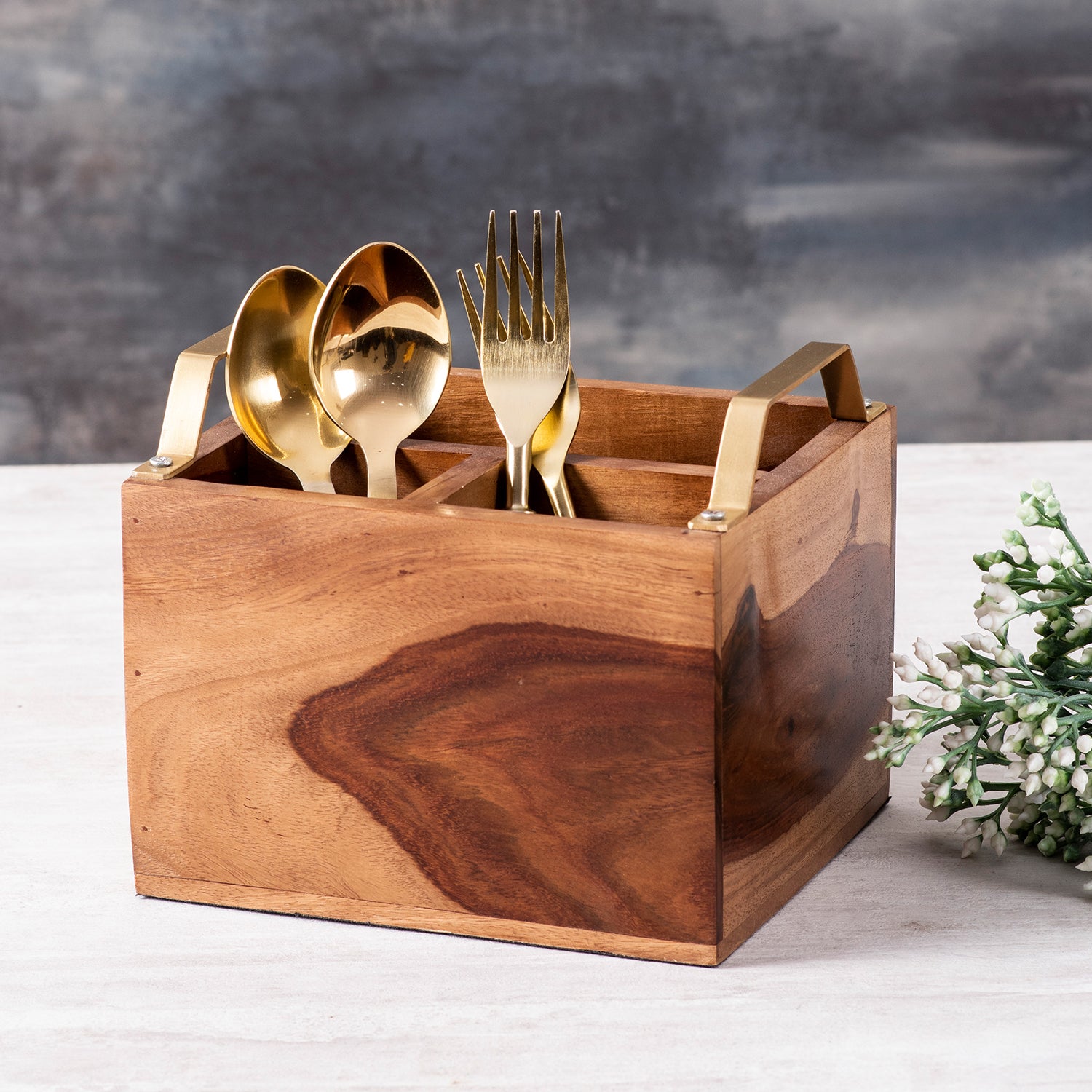 cutlery holder for dining table