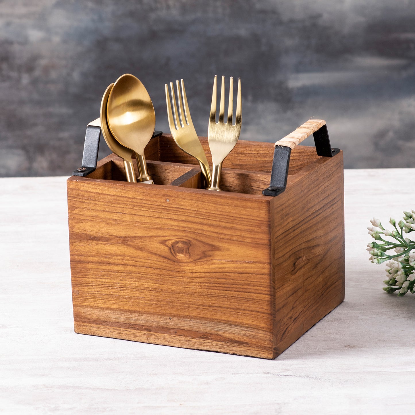spoon stand for dining table